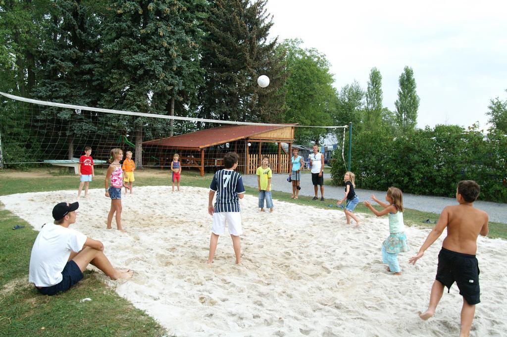 Camping Oase Praha Zlatníky Exterior foto